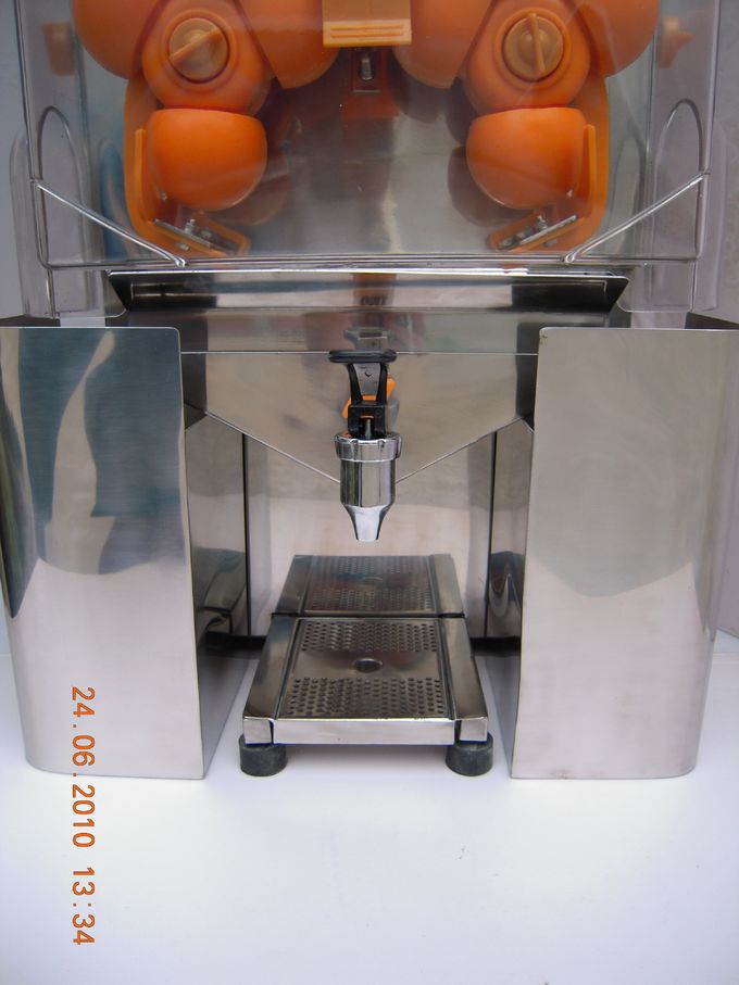 Commercial Fruit Juicer Machines / Electric Citrus Juicer For Cafe Shop