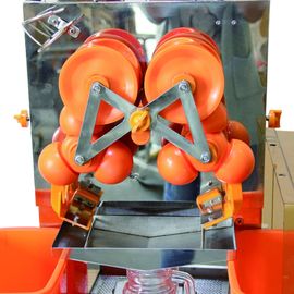 Anti-corrosion SS Commercial Orange Juicer Machine , Automatic Lemon Orange Squeezer